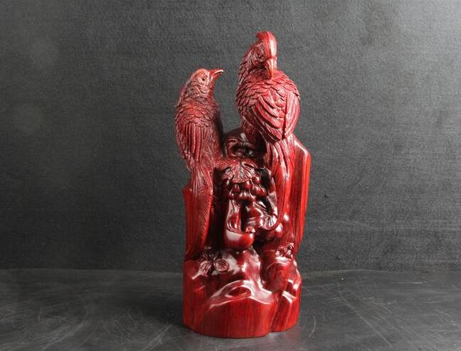 为何小叶紫檀雕刻物件在艺术品收藏中价值斐然？